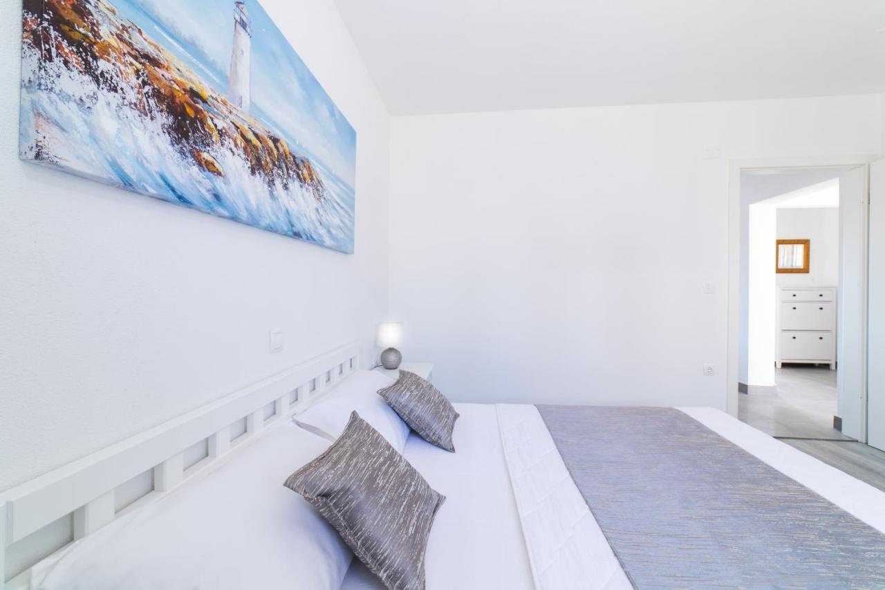 Villa Sun Garden - 4 Star Villa With Heated Swimming Pool, Quiet Bay, Bbq, 50M From The Sea Milna  Luaran gambar