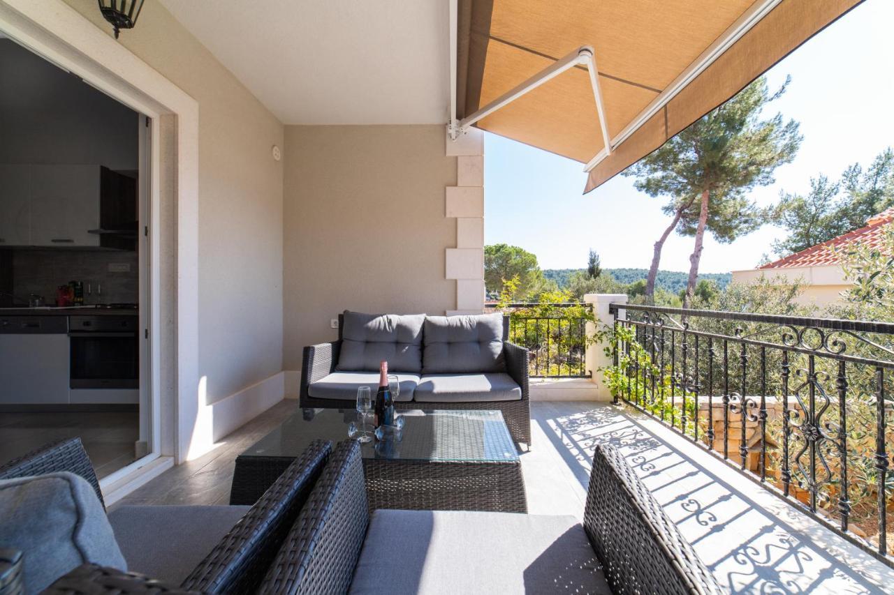 Villa Sun Garden - 4 Star Villa With Heated Swimming Pool, Quiet Bay, Bbq, 50M From The Sea Milna  Luaran gambar