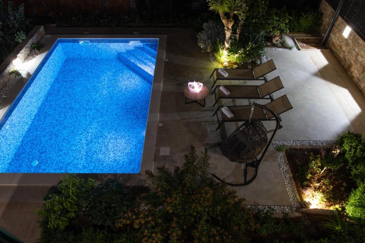 Villa Sun Garden - 4 Star Villa With Heated Swimming Pool, Quiet Bay, Bbq, 50M From The Sea Milna  Luaran gambar